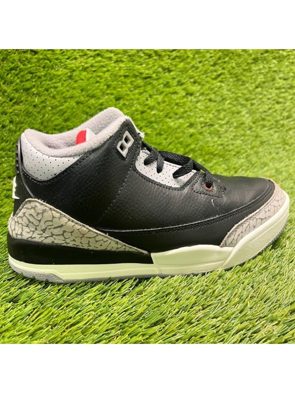 Nike Air Jordan 3 Retro Boys Size 2.5Y Black Athletic Leather Shoes Sneakers